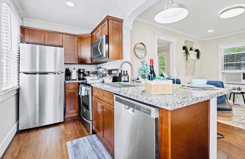 Greater Heights Apartment | Houston Historic Heights Cozy APT. MINUTES from Downtown and TOP ATTRACTIONS
