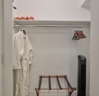 South Central Houston House | Houston Towers Inn, Adults-Only, Downtown, Med Ctr, NRG