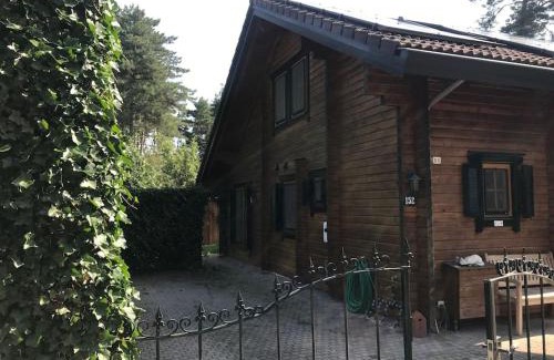 Langstraat House | Houten chalet/bungalow in het bos, sauna, jacuzzi