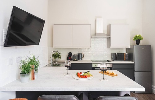 Adamsdown Apartment | Howard Gardens - 2 Bedroom Apartment in Cardiff City Centre