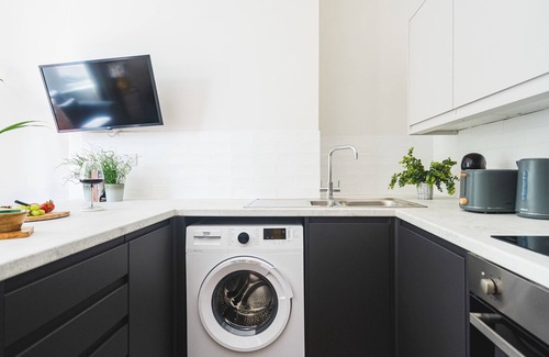 Adamsdown Apartment | Howard Gardens - 2 Bedroom Apartment in Cardiff City Centre