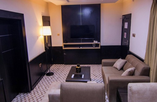 Agbor Hotel | HP LUXURY HOTEL and SUITES