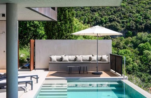 Lozica Villa | Villa Atreeum & Eleven