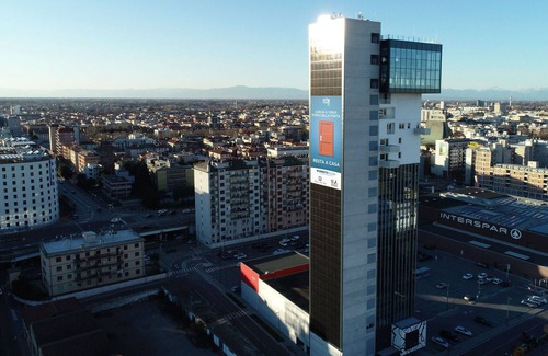 Mestre Apartment | Htm Tower - 1204 Executive Terrazza by Halldis