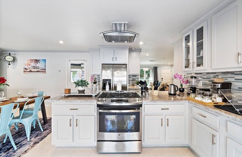 Brookhollow House | Htown Pool Nr Heights, Galleria | HotTub | Games