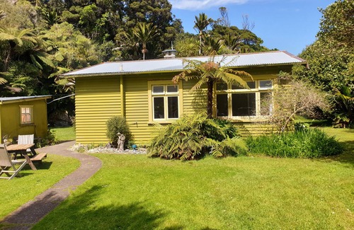 Punakaiki House | Huāki Punakaiki Bach