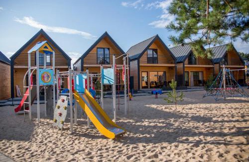Ustka Ski Chalet | Huśtawka i Hamak - Domki z basenem nad morzem Ustka