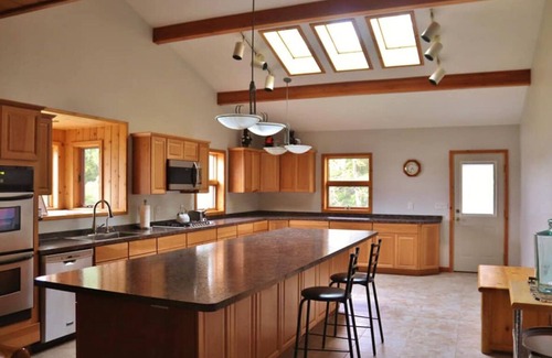 Hubbard Lake House | Hubbard Lake Waterfront Estate 4 Bedrooms/4 Bathrooms - 4400 sq ft