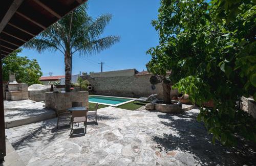 Anogyra Villa | Hubstay - To Palati Villa with Private Pool Anogyra