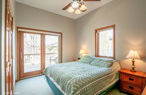 Northface House | Huck`s Place - 118 Brookside DrivennHuck`s Place - Great Access to Local Hiking Trails, Air Conditioning, Pool Table, Pet Friendly