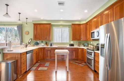 June Lake House | Hudson Hideaway, your home away from home