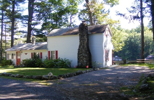 Corinth House | Hudson River waterfront central to Saratoga and Lake George