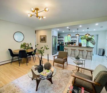 Monroe House | Hudson Valley Cottage Rental 3 bedrooms Monroe NY