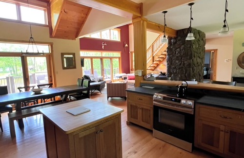 Niverville House | Hudson Valley Lakefront Gem: 6 Bedrooms & Private Waterfront