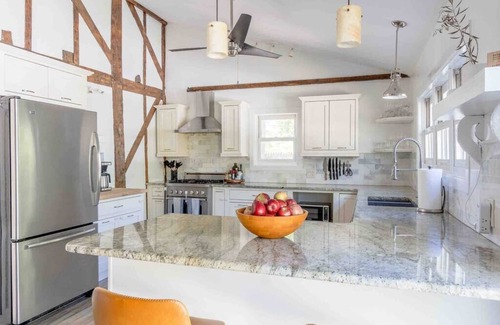 New Windsor House | Hudson Valley Oasis - Hot Tub, Fireplace, 50mi NYC