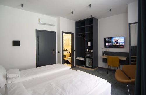 Historic Center Hotel | HUET SQUARE, HISTORICAL BUILDING