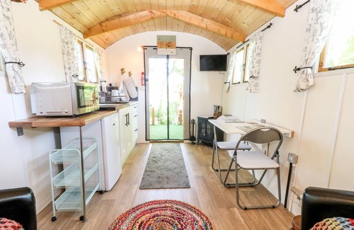 East Dereham Cottage | Hugatree