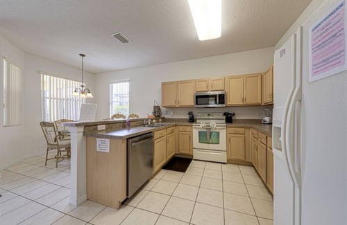 Florida Pines Villa | Huge 4 Bed 4.5 Bath Villa on Corner Plot with Huge South Pool & Spa