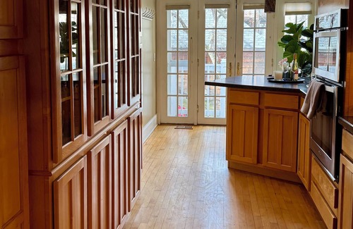 Old Town House | Huge 5 BR Home/Private Yard/Walk Everywhere/Parking for 2 Cars