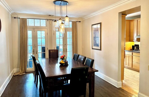 Old Town House | Huge 5 BR Home/Private Yard/Walk Everywhere/Parking for 2 Cars