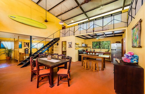 Palm Beach Estates House | Huge Artistic Surfers Beach Loft House, 2 bikes, 300mbps WIFI, washer, dryer