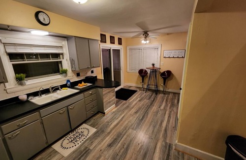 Machesney Park House | Huge deck & yard Near Indoor Sports Arena! Spacious! Smart TVs! Fast Wifi! Cozy.