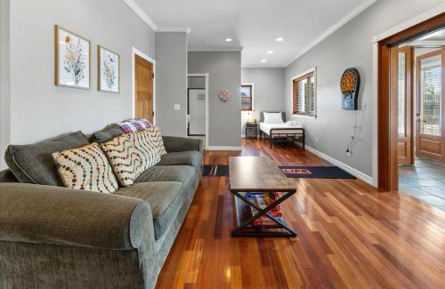 Holy Cross House | Huge Downtown Retreat with Free Parking