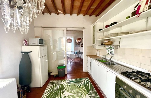 Gioiella Villa | Huge Family Friendly Villa. Stunning views of Umbria & Tuscany in lovely village