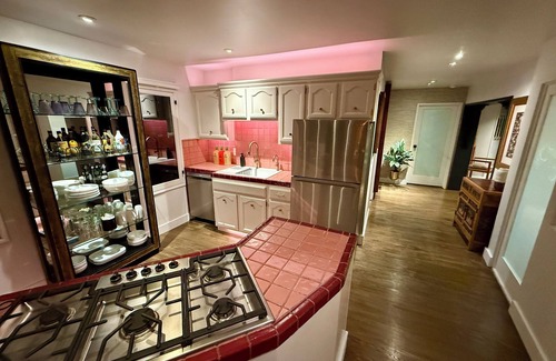 Hollywood Hills Apartment | Huge Hollywood Hills 1400 sq ft 2+1 Views, by the Hollywood Bowl!