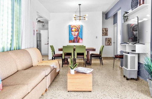 Cangrejo Arriba Apartment | Huge Home 4 Min from Airport and Beach and Placita Solar Panels & Jacuzzi & Pool