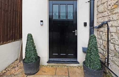 Gloucester House | Huge house free parking TV WiFi
