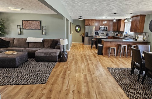 Christmas House | Huge House near Pictured Rocks, Trails, Hot Tub, walking distance to Casino/Bars