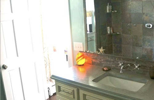 Bristol House | HUGE HOUSE, POOL, BEACH, SLEEPS 10+!