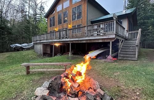 Rangeley Plantation Cabin | Huge Lakefront Cabin | Sleeps 12| King Bed| Dock| Ski Saddleback| Snowmobile|