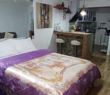 Calapan Bed & Breakfast | Huge room with kitchen