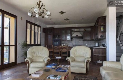 Montopoli in Val d'Arno House | Huge Space In Tuscany Countryside, Beautiful Hilltop Views, Perfect Location!