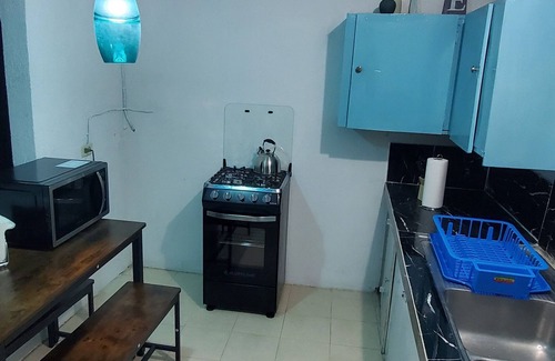 Molynes Gardens House | Hughenden couples/fam retreat, 3 brs w/AC, TVs, up to 8 guests, WiFi, AC, Ppkng,