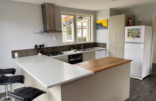 Te Anau House | Hui Hui House-Family friendly Holiday Home- The gate way to Milford & Fiordland.