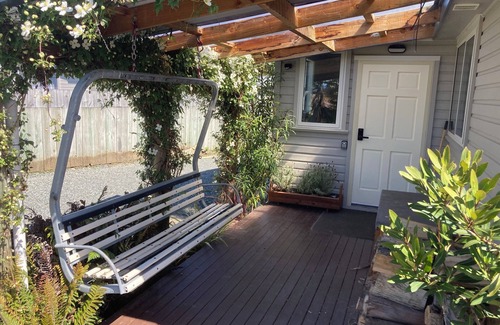 Te Anau House | Hui Hui House-Family friendly Holiday Home- The gate way to Milford & Fiordland.