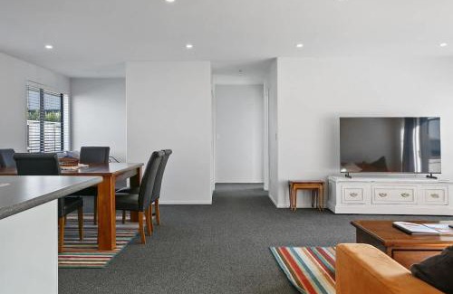 Rangatira Park House | Huka Falls Getaway (Family escape)