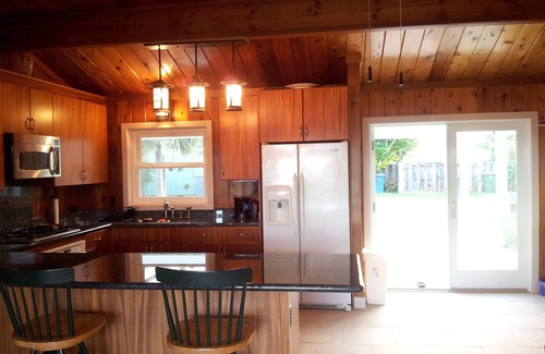 Laie House | HUKILAU BEACH HOUSE Contact me for Available dates