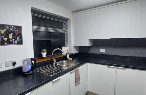 Hull House | Hull 3Bed House-Driveway-Garden-FamilyFriendly