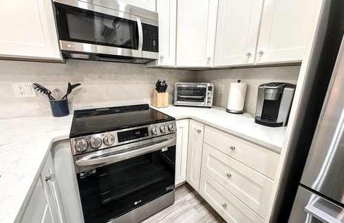 Hull Apartment | Hull Nantasket Beach Area Beautifully Staged brand new 1 bedroom 2 baths laundry