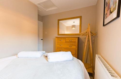 Hull Old Town Apartment | Hullidays》Marina Town House