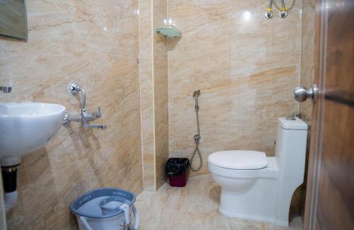 Manikonda Apartment | Huma Grand - Cozy lake view stay in the city