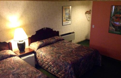 Garberville Hotel | Humboldt Redwoods Inn
