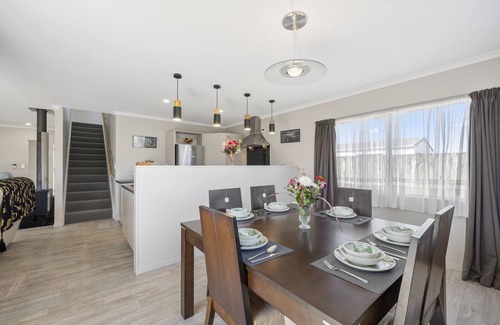 Himatangi Beach House | Hunia Haven - Himatangi Beach Holiday Home