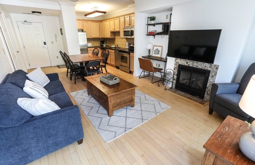 Hunter Condo | Hunter Mtn 2BR Condo | Ski-In/Ski-Out & Fireplace