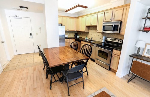 Hunter Condo | Hunter Mtn 2BR Condo | Ski-In/Ski-Out & Fireplace