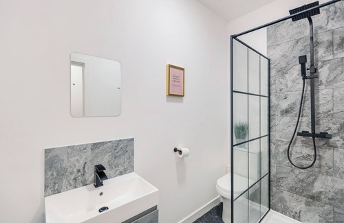 North Shore Apartment | Hunter Suite By Sasco Apartments